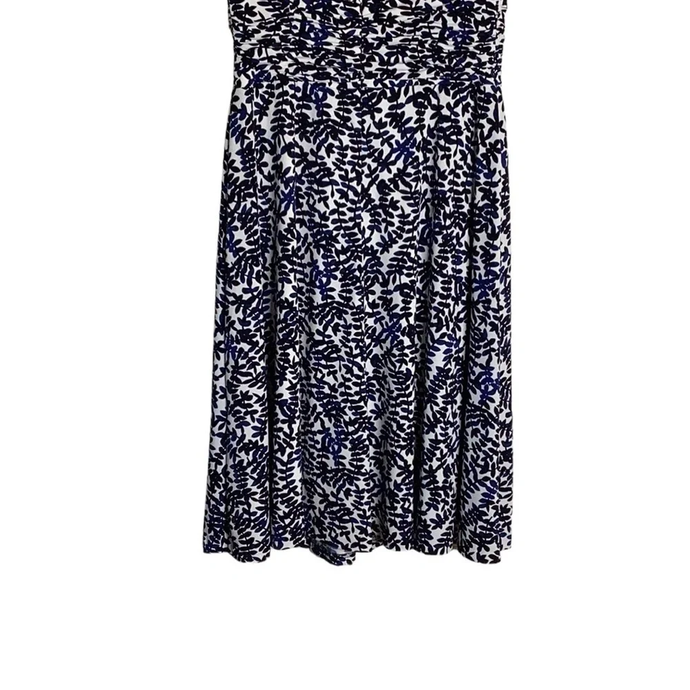 Jones Wear Sleeveless Navy/White  Polyester Business Casual Print Dress Size 8 - Picture 11 of 12